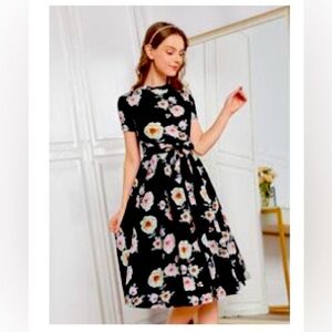 SHEIN Teen Girls Floral Print
Belted Dress 12-13Y